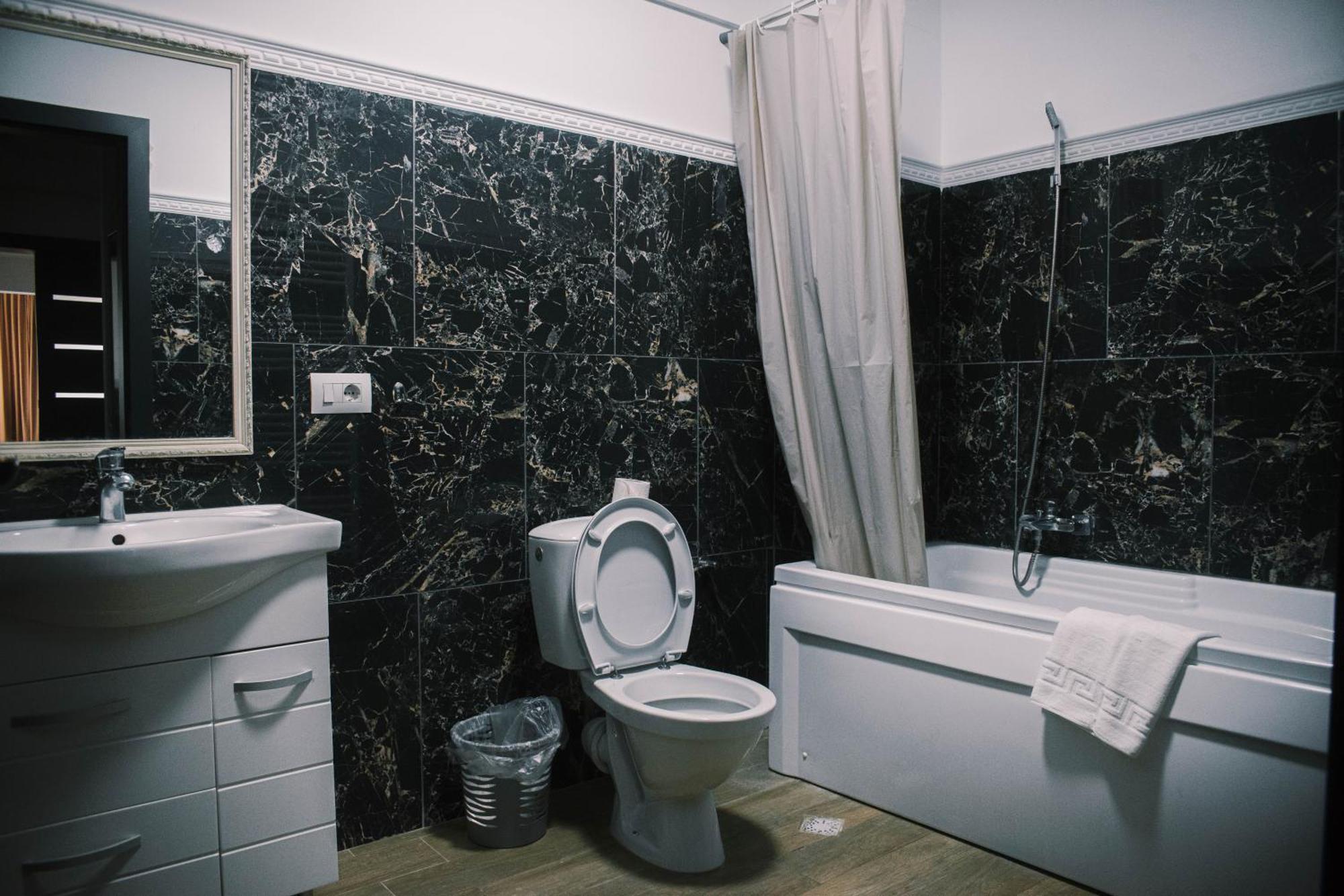 Buhay Osanu Bed & Breakfast Satu Mare Exterior photo